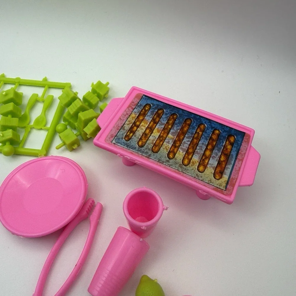 Barbie Hawaiian Ice Party Set Playset Accessories 1990 Pink & Green Fruit +